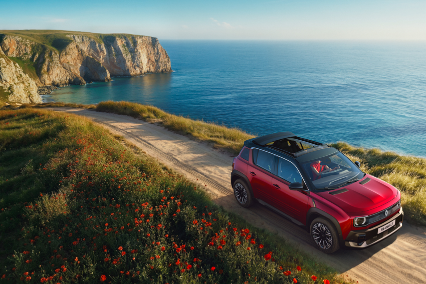 Renault 4 E-Tech Plein Sud : un cabriolet cool pour rouler fenêtres ouvertes, cheveux au vent